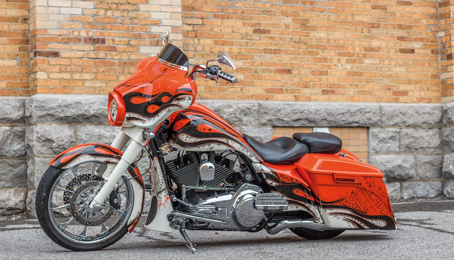 Moto Custom Harley-Davidson FLHTC 2017