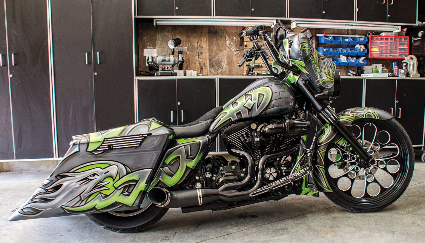 Moto Custom Harley Davidson FLHX 2008