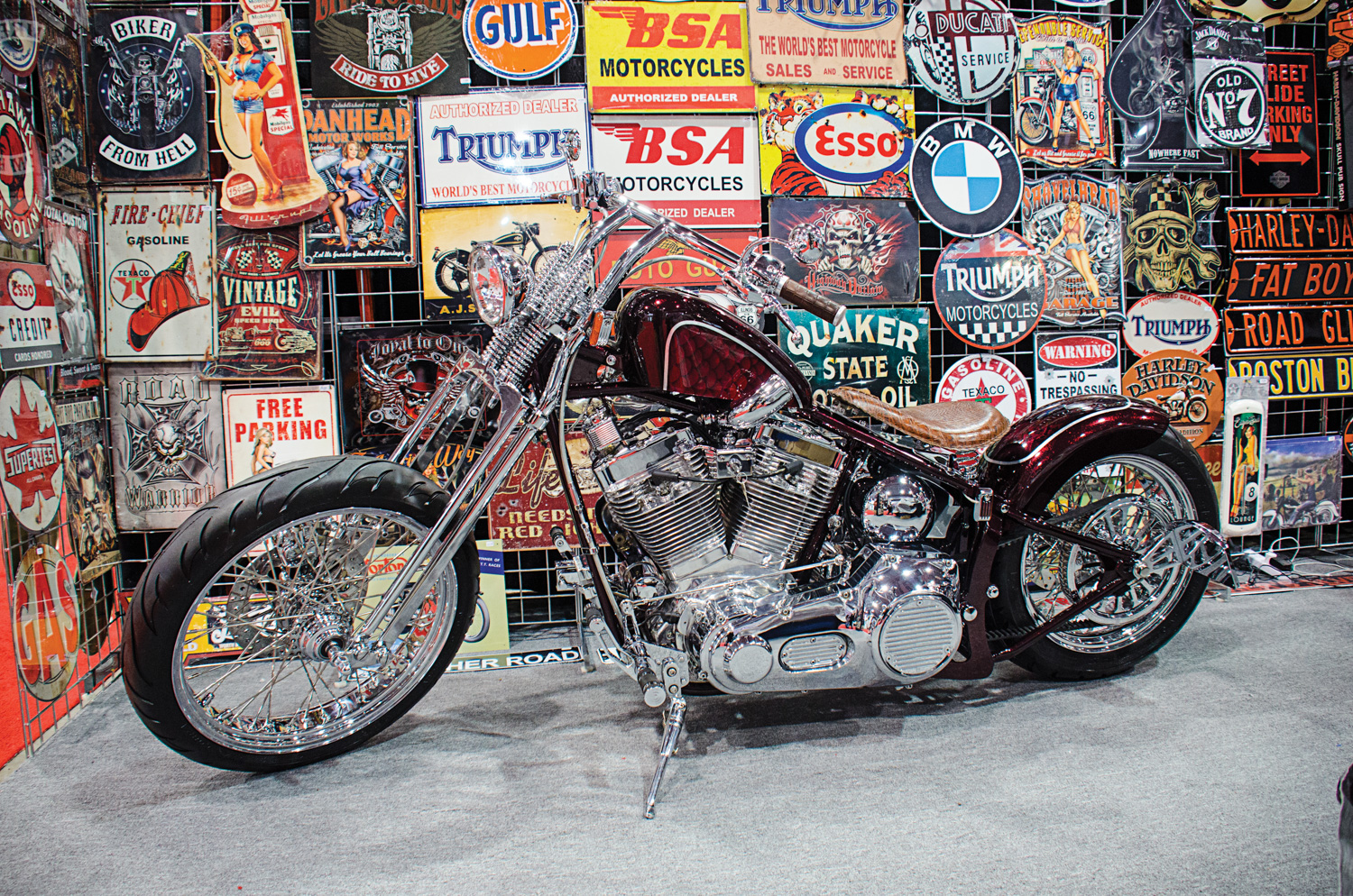 Moto custom bobber deals