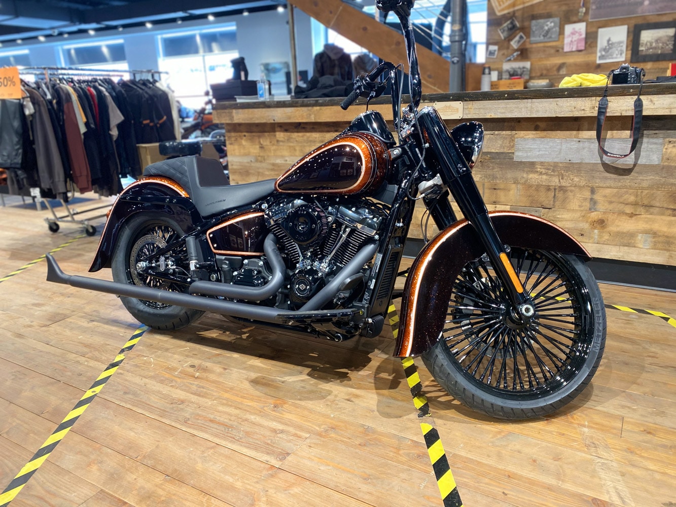 Moto Custom Harley-Davidson FLHCCS 2019