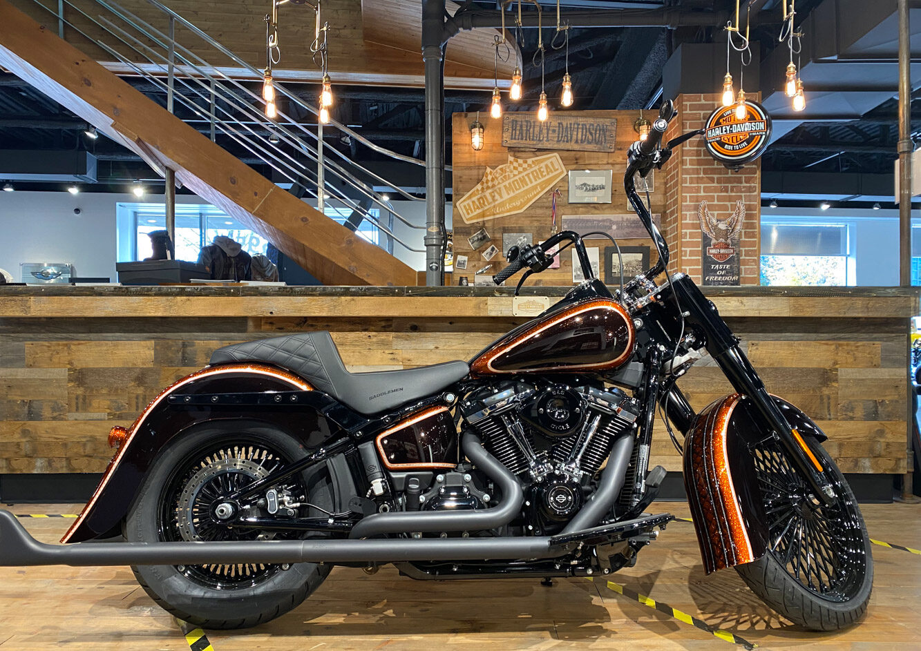 Moto Custom Harley-Davidson FLHCCS 2019
