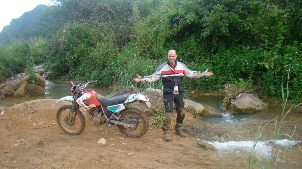 Voyage de Moto au Bord de la Chine