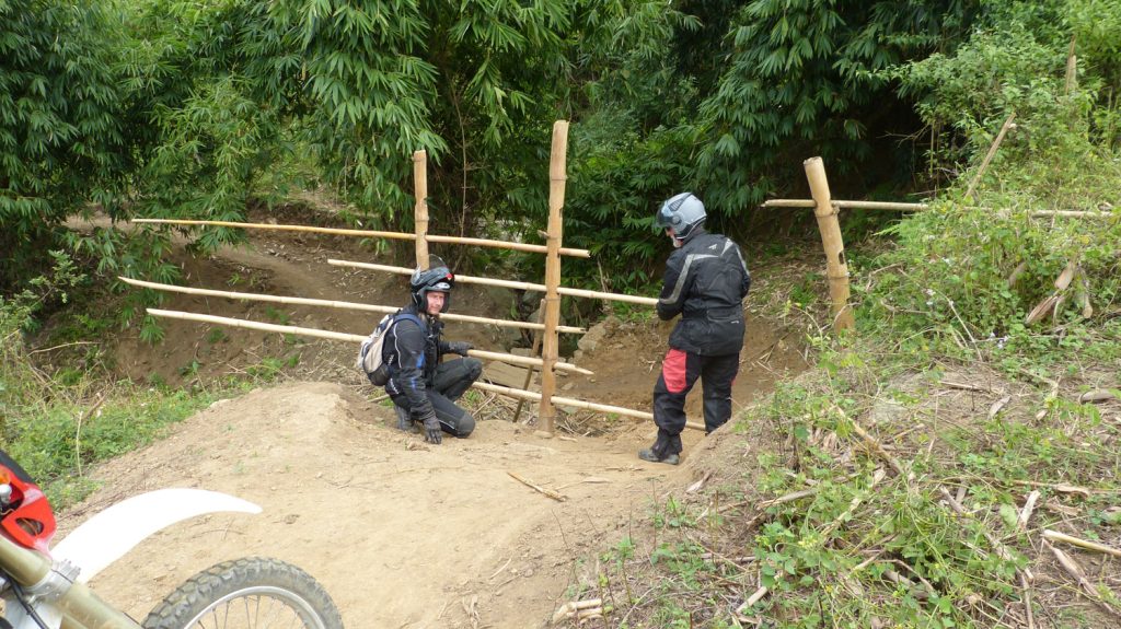 Voyage de Moto au Bord de la Chine