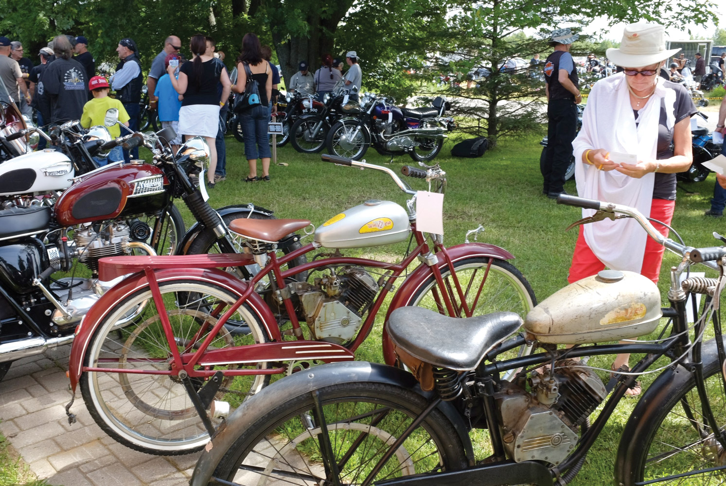 Exposition de motos anciennes de l’AMAQ à Hérouxville