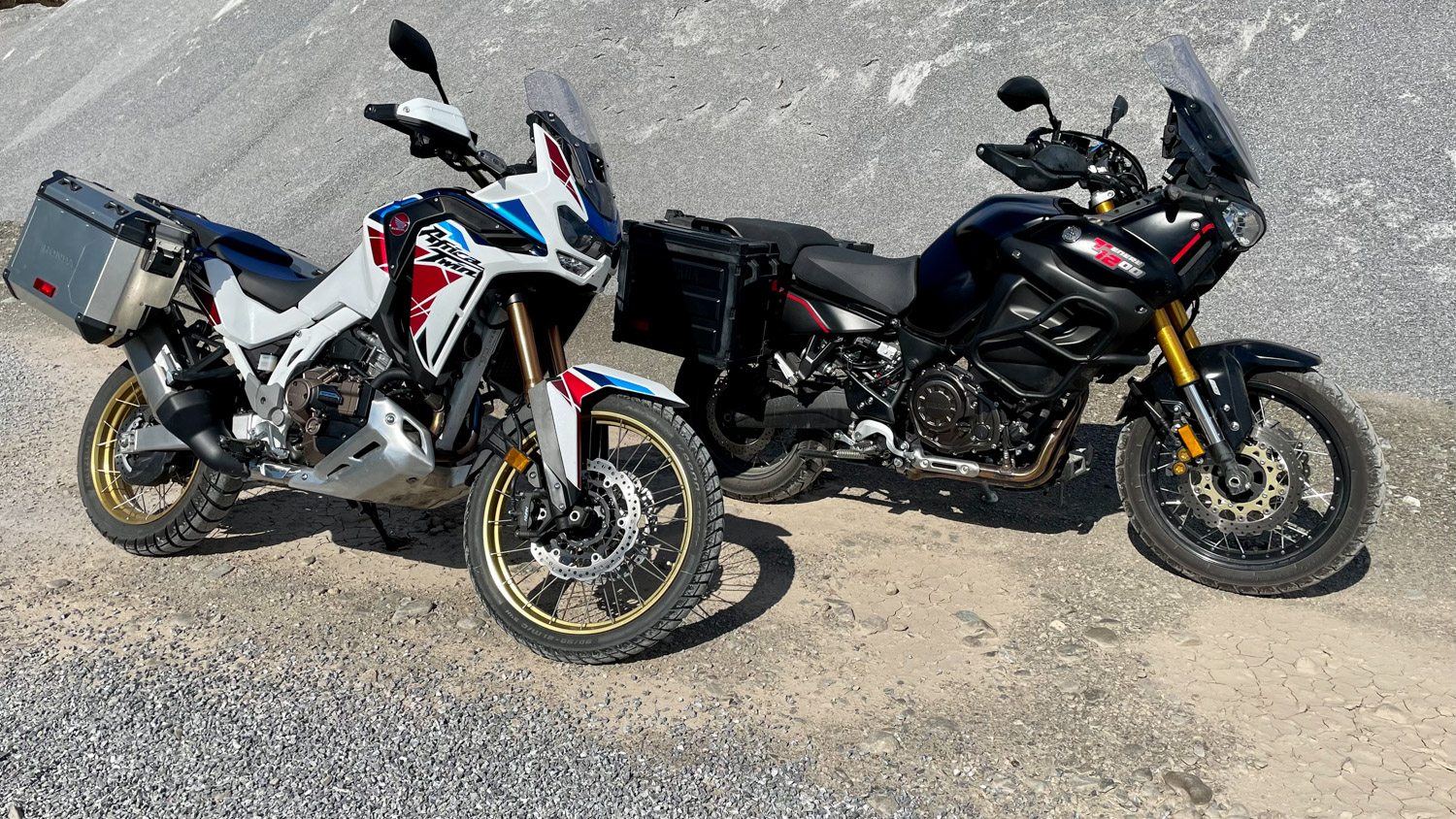 Honda Africa Twin DCT vs Yamaha Super Ténéré 1200 - comparatif