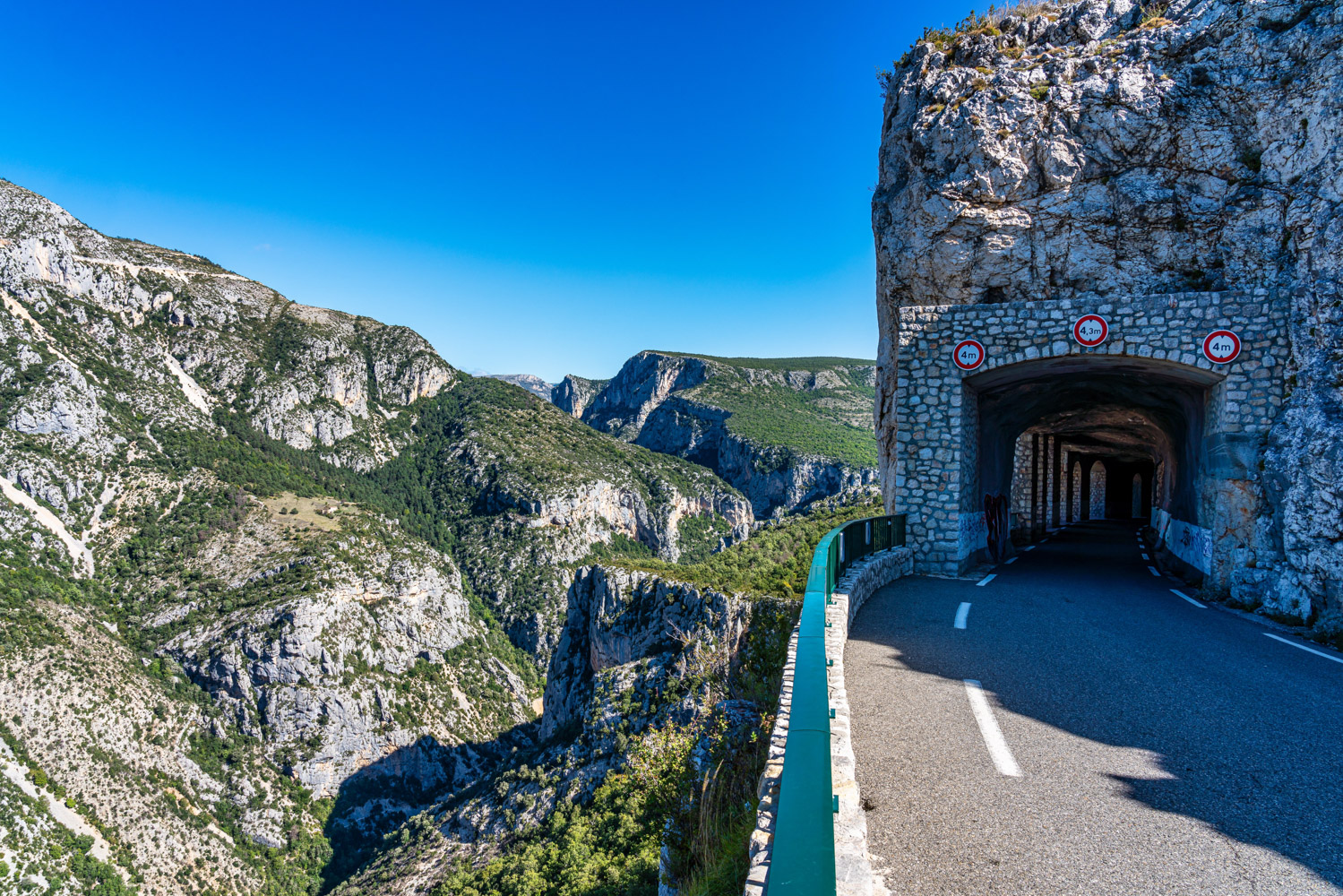 Les-gorges-du-Verdon-le-Grand-Canyon-d’Europe