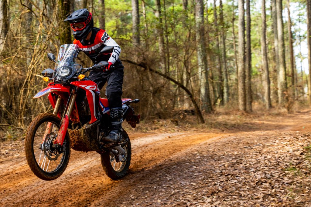 Honda-Canada-annonce-le-retour-des-motocyclettes-Navi-et-CRF300