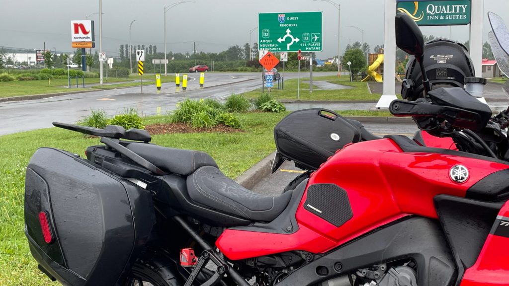 Virée-en-moto-à-Manic-5-et-Tadoussac