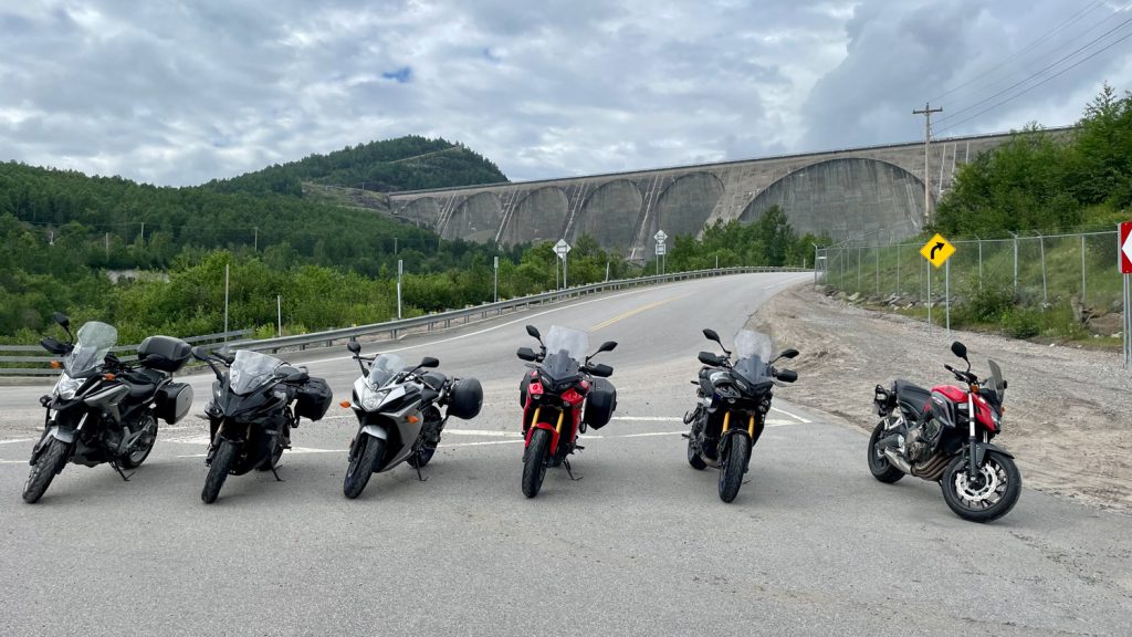 Virée-en-moto-à-Manic-5-et-Tadoussac