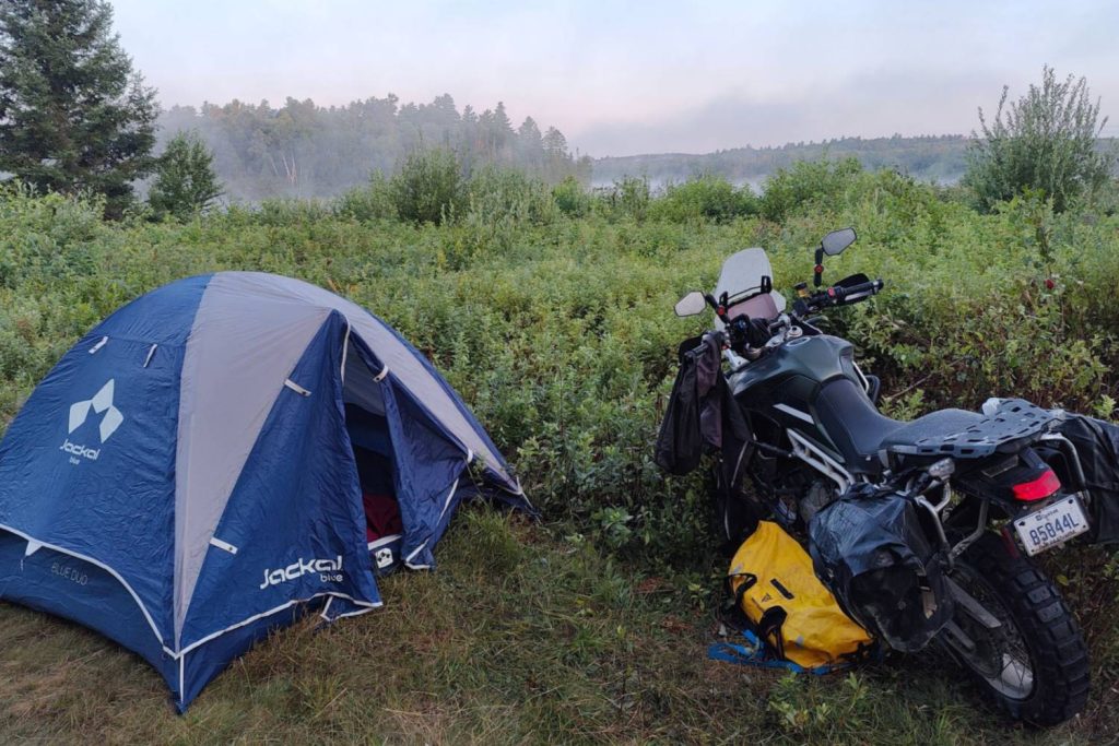 Le voyage en motocamping