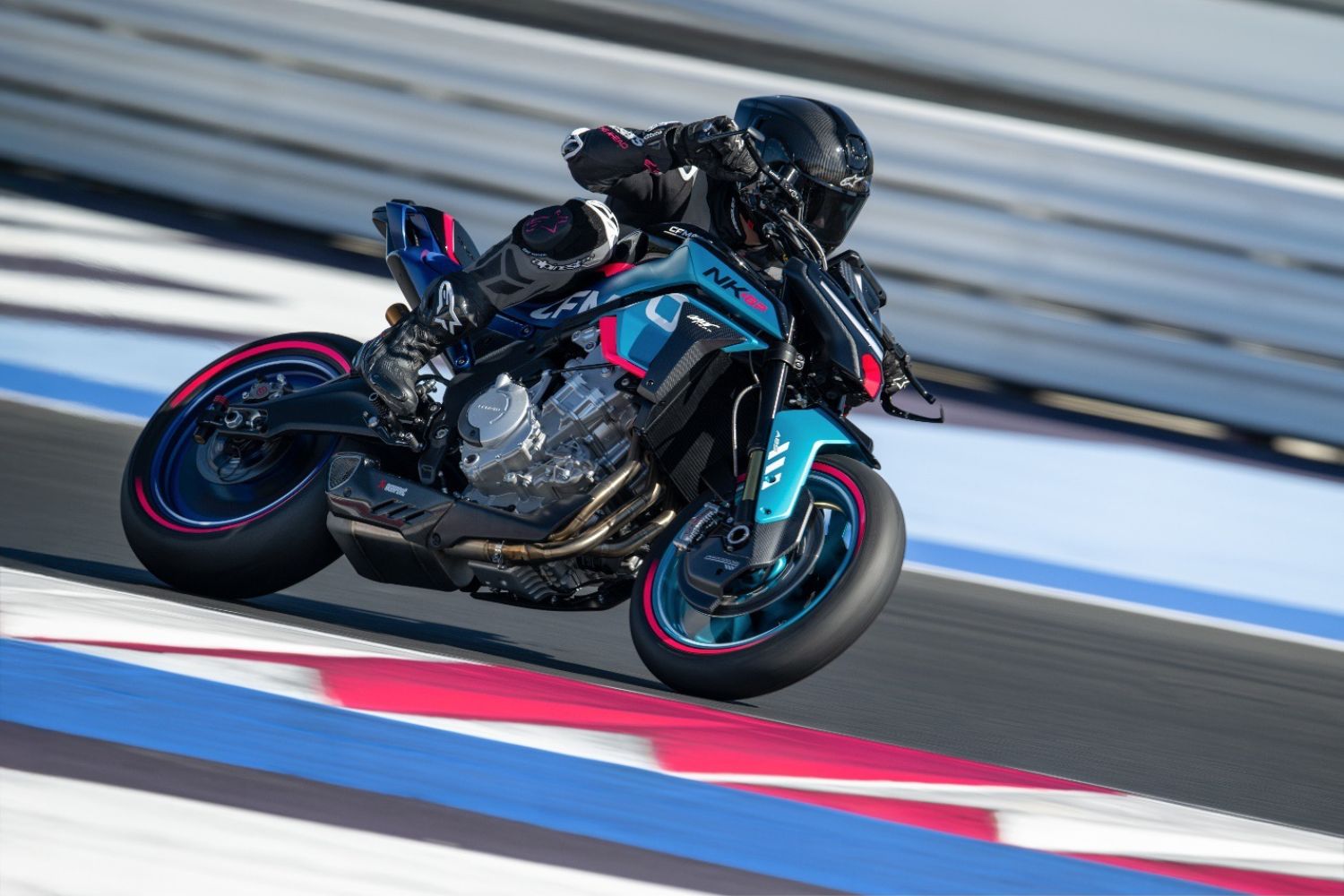 CFMOTO675NK GP aux couleurs des équipes de MotoGP – photo CFMOTO