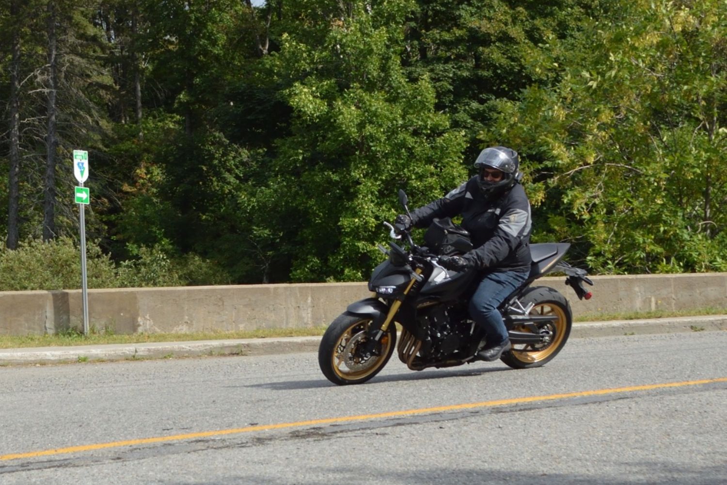 Douce et agressive à la fois.