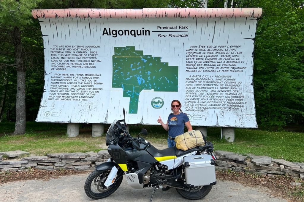 Randonnée moto dans l’Algonquin Provincial Park en Ontario