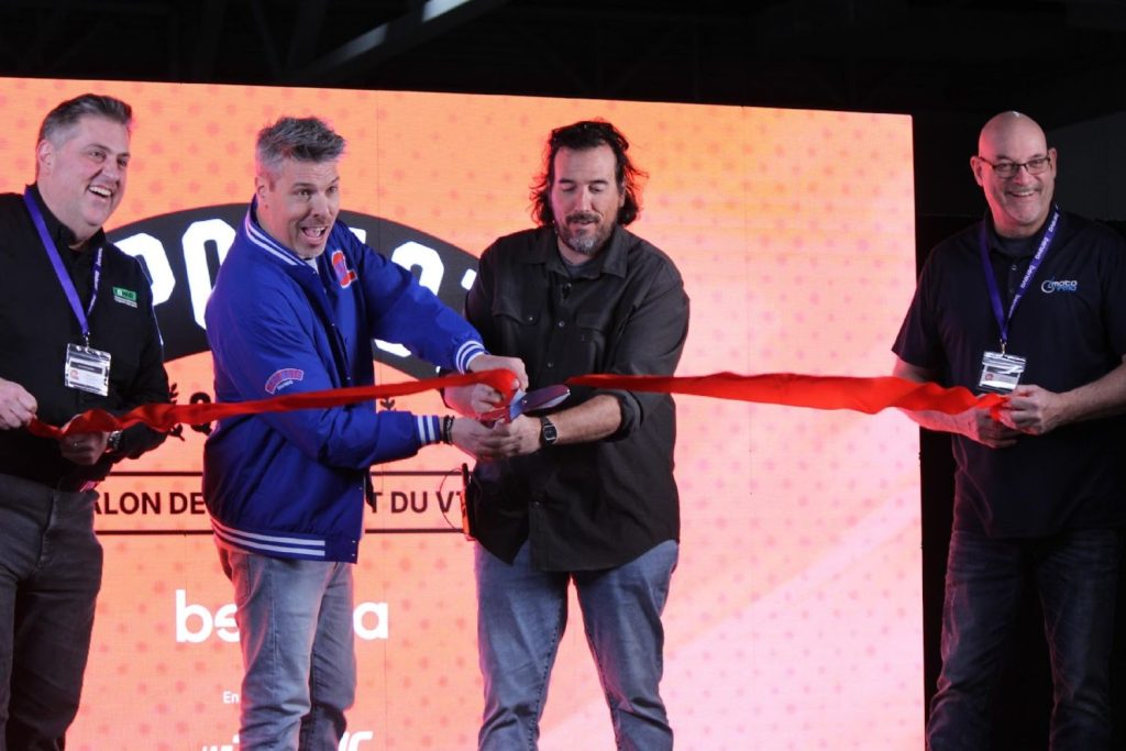 Coupé du ruban pour l’ouverture du salon Expo Moto Québec 2026